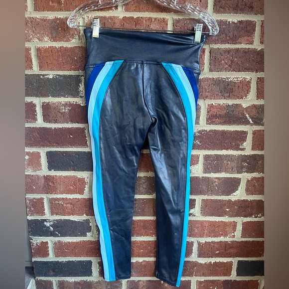 SPANX Faux Leather 7/8 Track Stripe Legging Size Medium - Picture 10 of 14